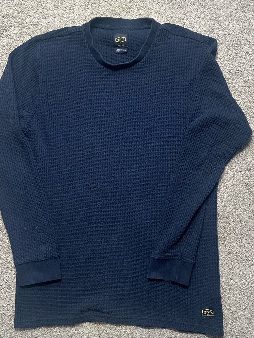 RVCA Men’s Black Waffle Knit Crew size XL
